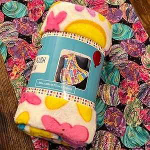PEEPS Printed Plush Throw 50in X 60in (New)